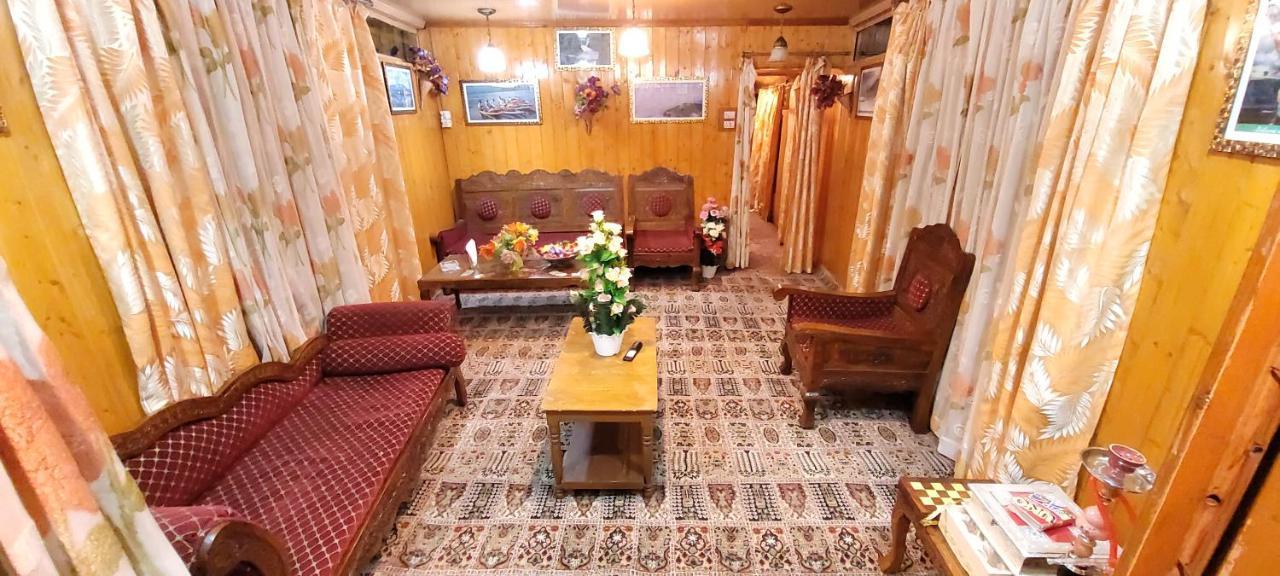Tashkand Houseboat Srīnagar Exteriér fotografie